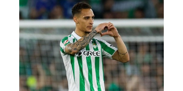 Sve što Antony Matheus želi jest osjećaj emocionalne vrijednosti koji se poštuje Sve što Antony Matheus želi jest osjećaj emocionalne vrijednosti koji se poštuje